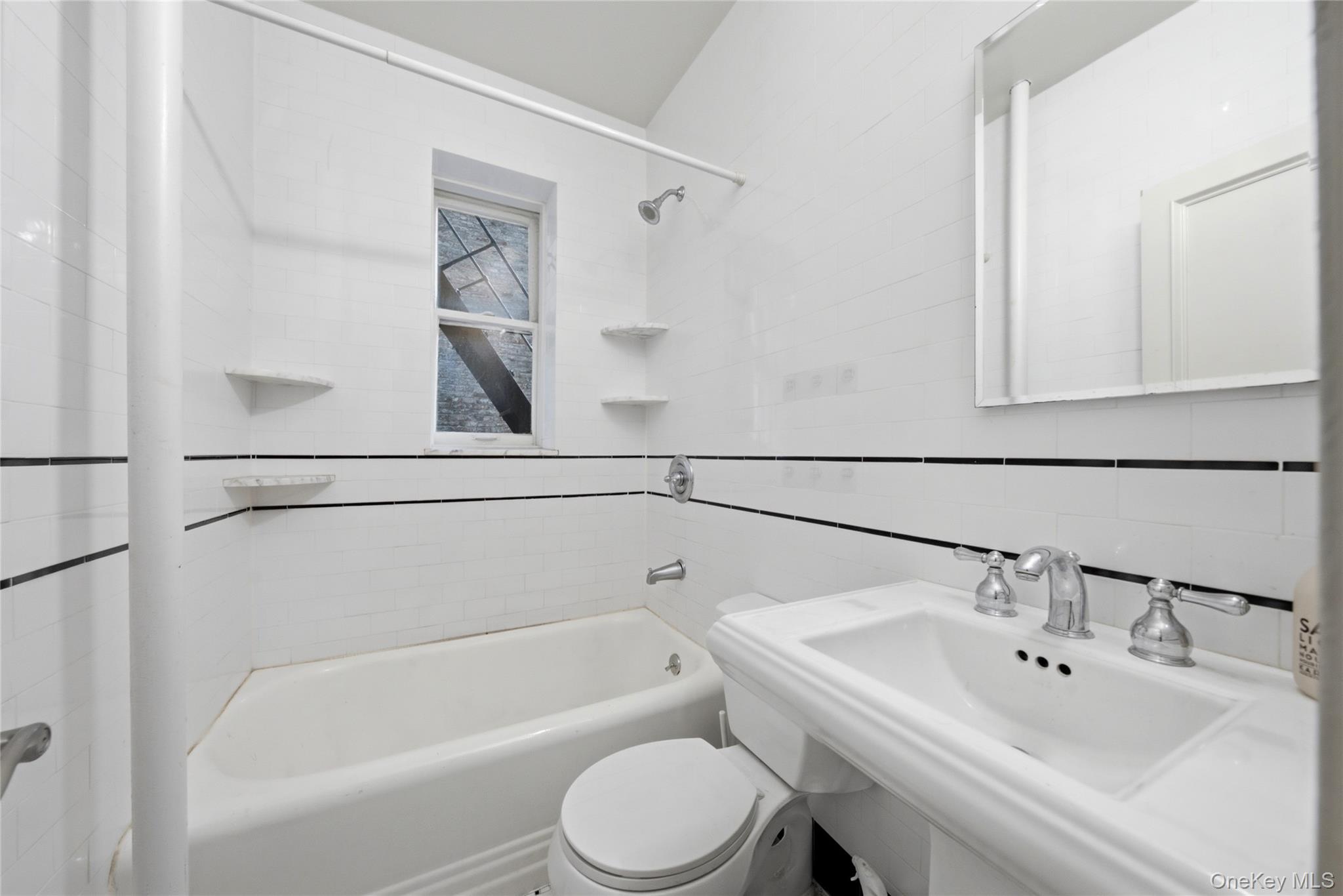 96 Perry Street B5c Property Photo 7