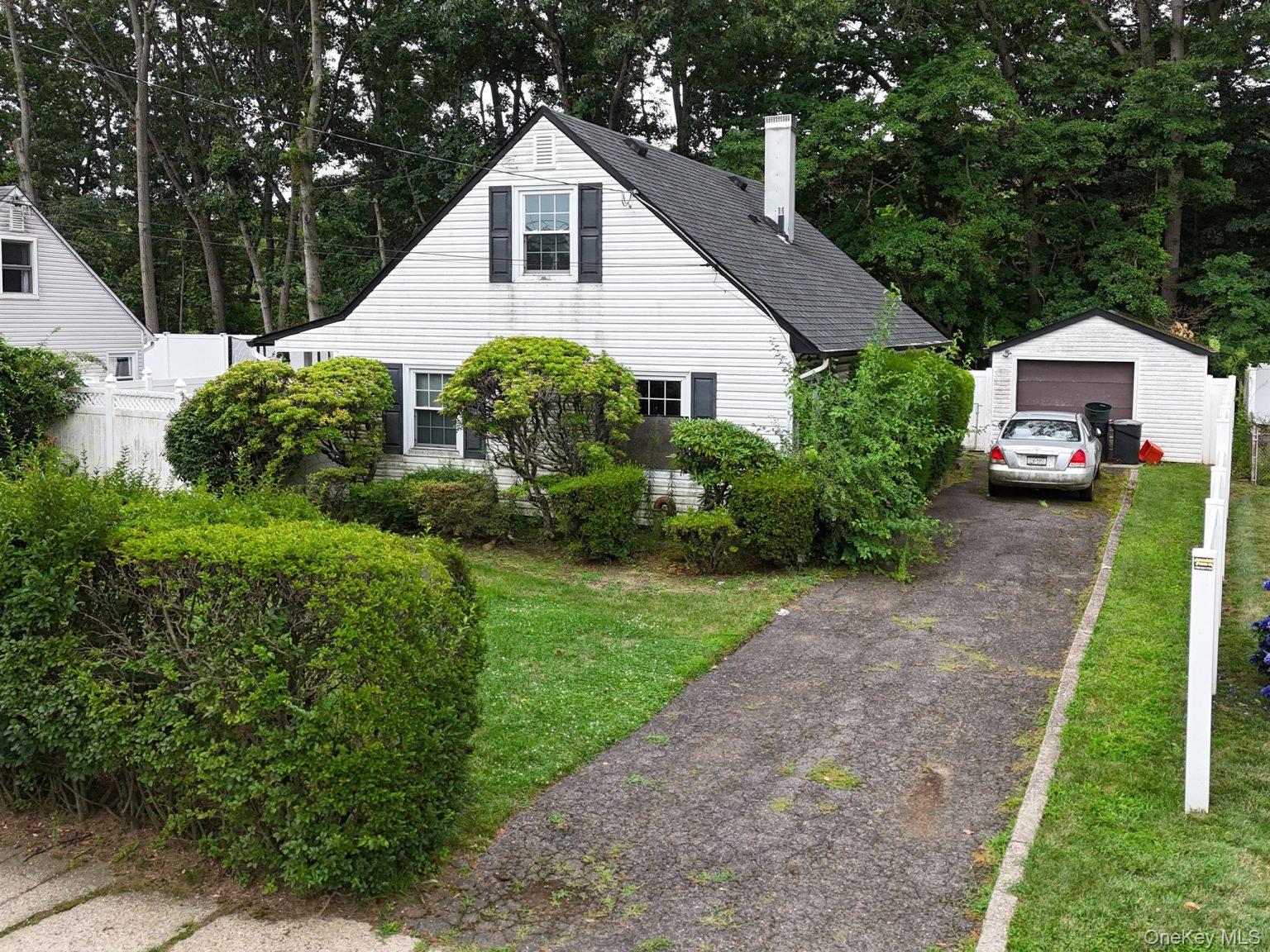 734 Nightingale Road Property Photo 1