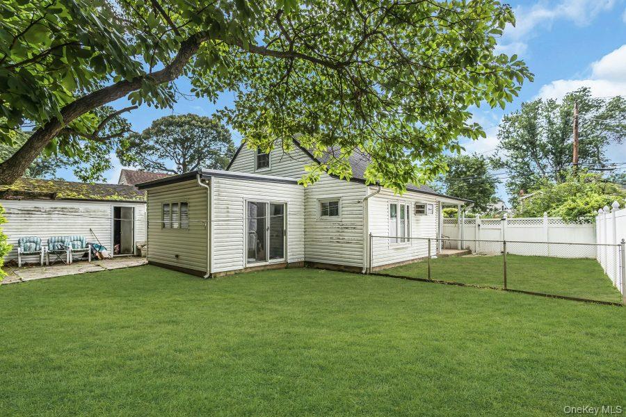 734 Nightingale Road Property Photo 3