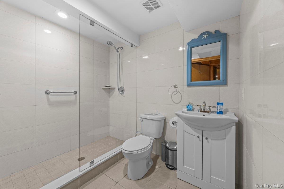 190 Beach 137th Street Property Photo 32