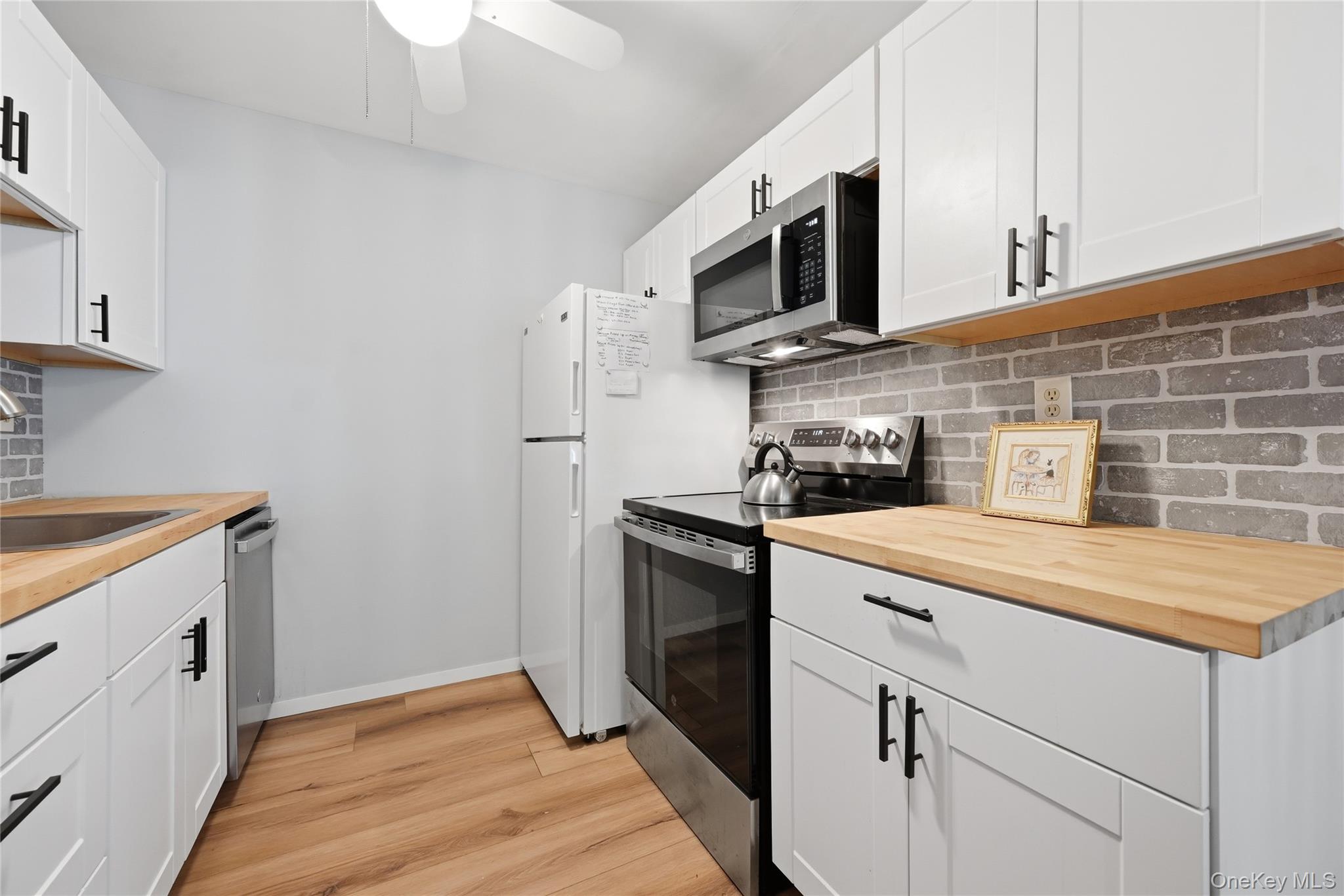 232 Blackpool Court F Property Photo 6