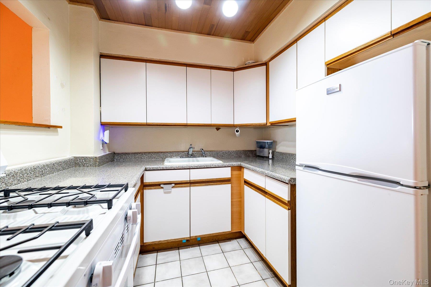 100 S Ocean Avenue 4u Property Photo 8