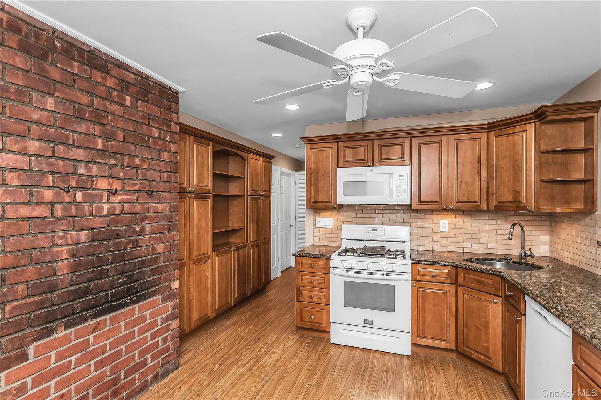 17 Giant Lane Property Photo 6