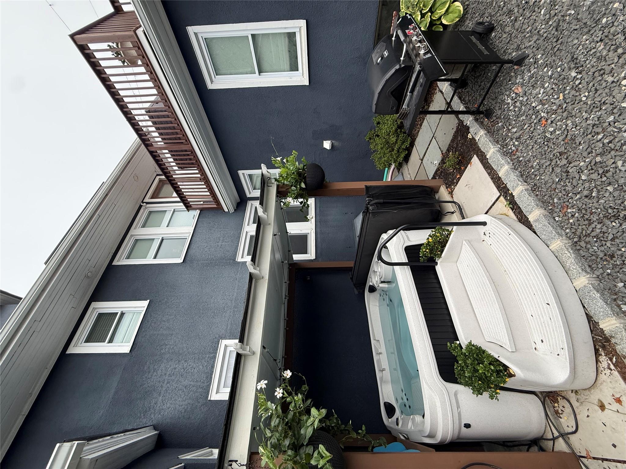 1033547 Property Photo 8