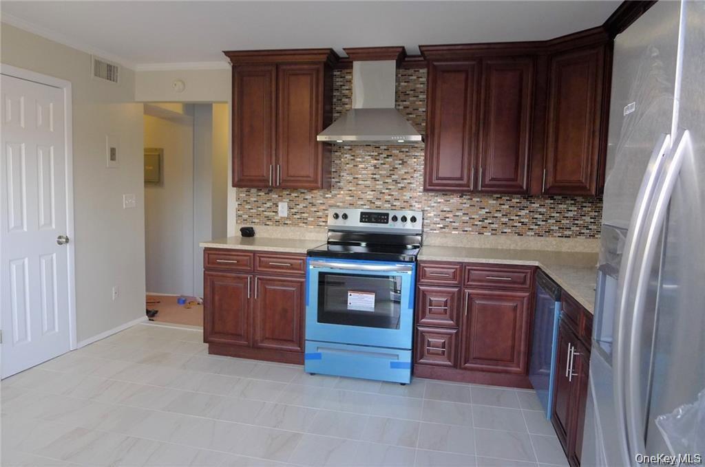 156 Truman Avenue 1st Floor Property Photo 4