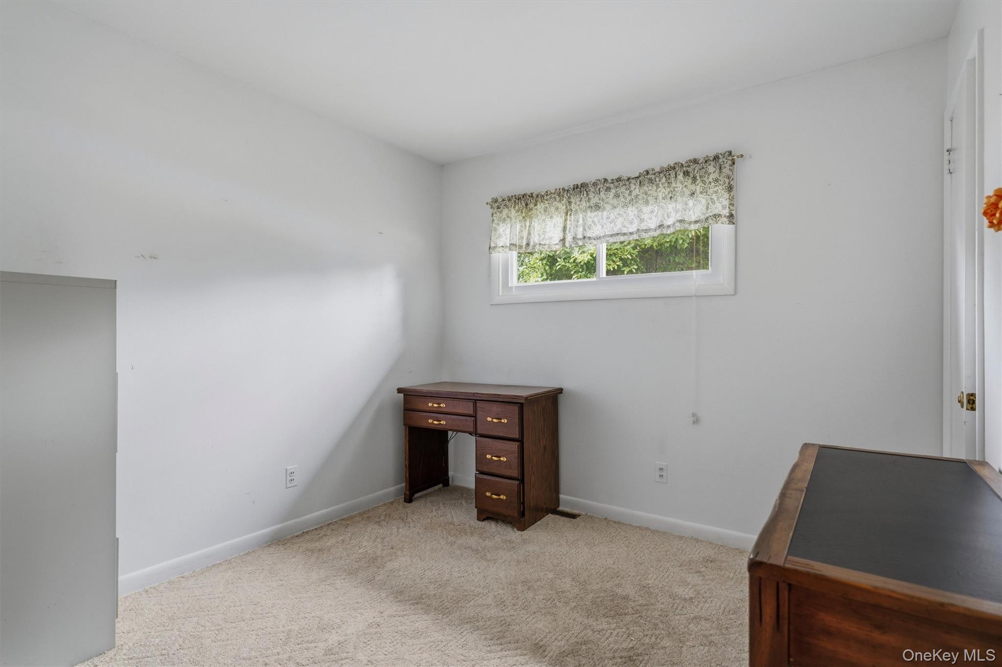 21 Keystone Park Property Photo 13