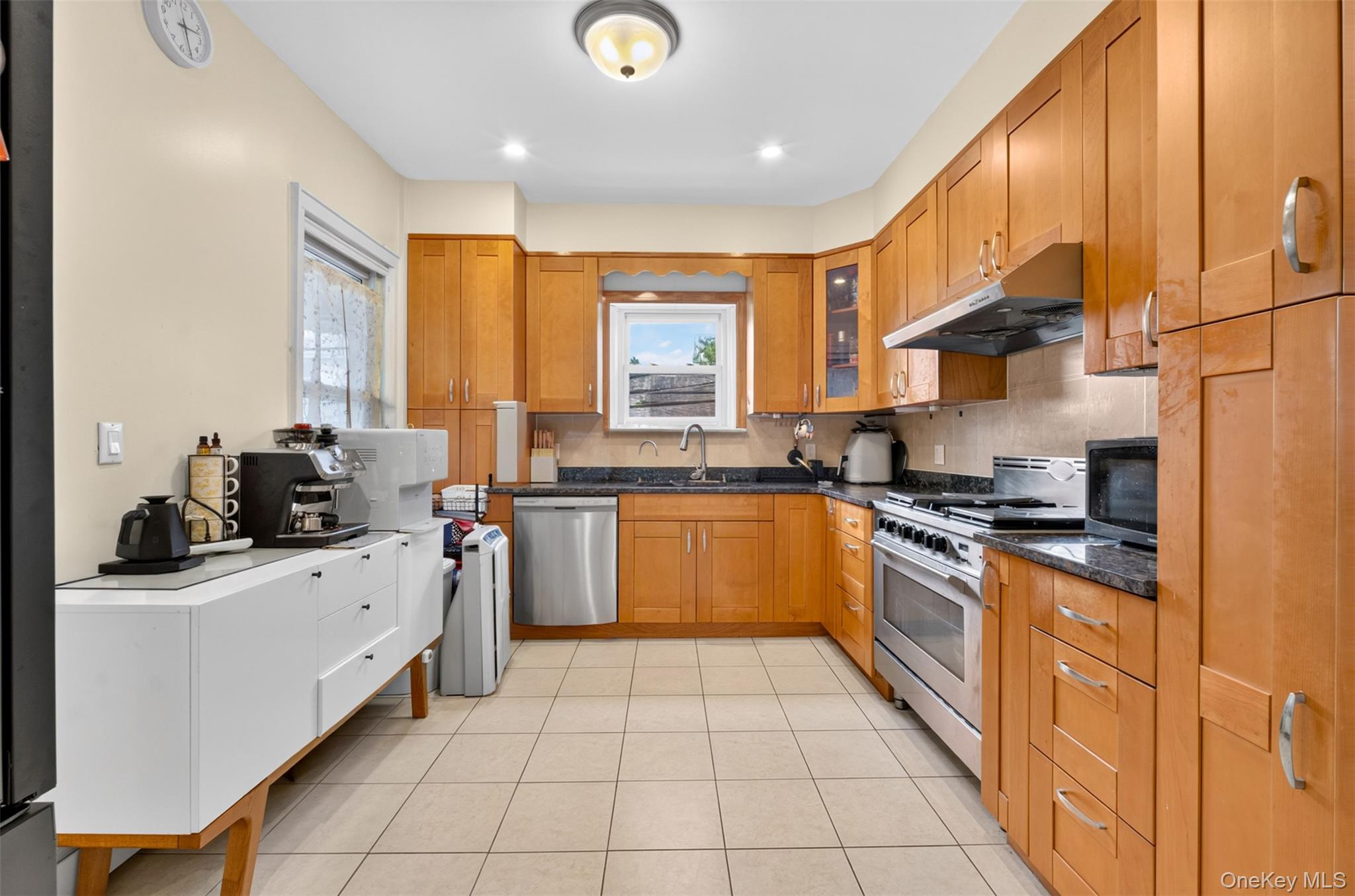 4215 172nd Street Property Photo 8