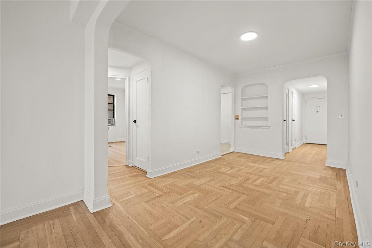 3015 Riverdale Avenue 4e Property Photo 4