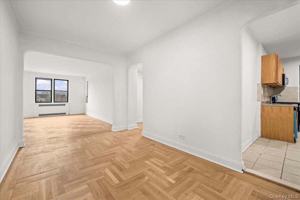 3015 Riverdale Avenue 4e Property Photo 6