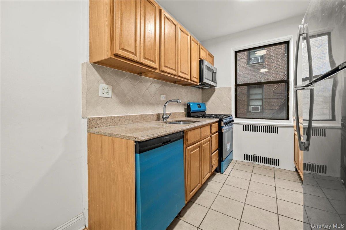 3015 Riverdale Avenue 4e Property Photo 8