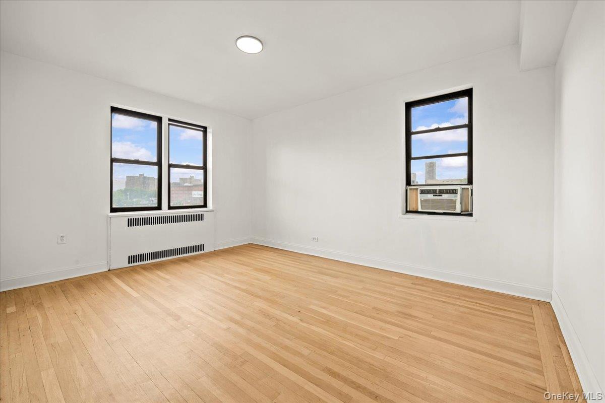 3015 Riverdale Avenue 4e Property Photo 14