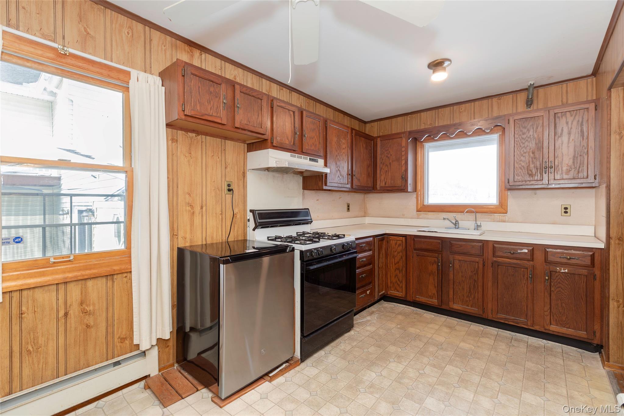 178 Beach Street Property Photo 7
