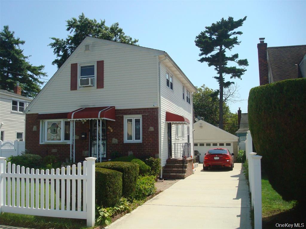 1033605 Property Photo 1