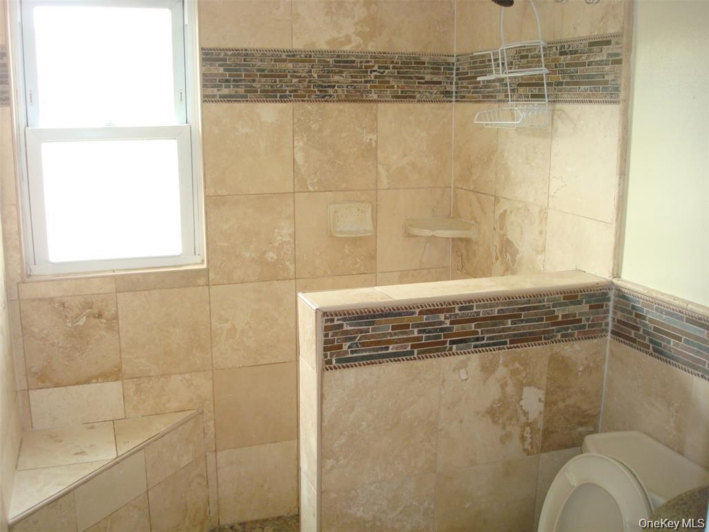 1033605 Property Photo 4