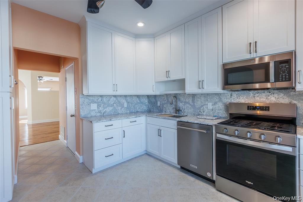 728 Birchwood Park Drive Property Photo 4