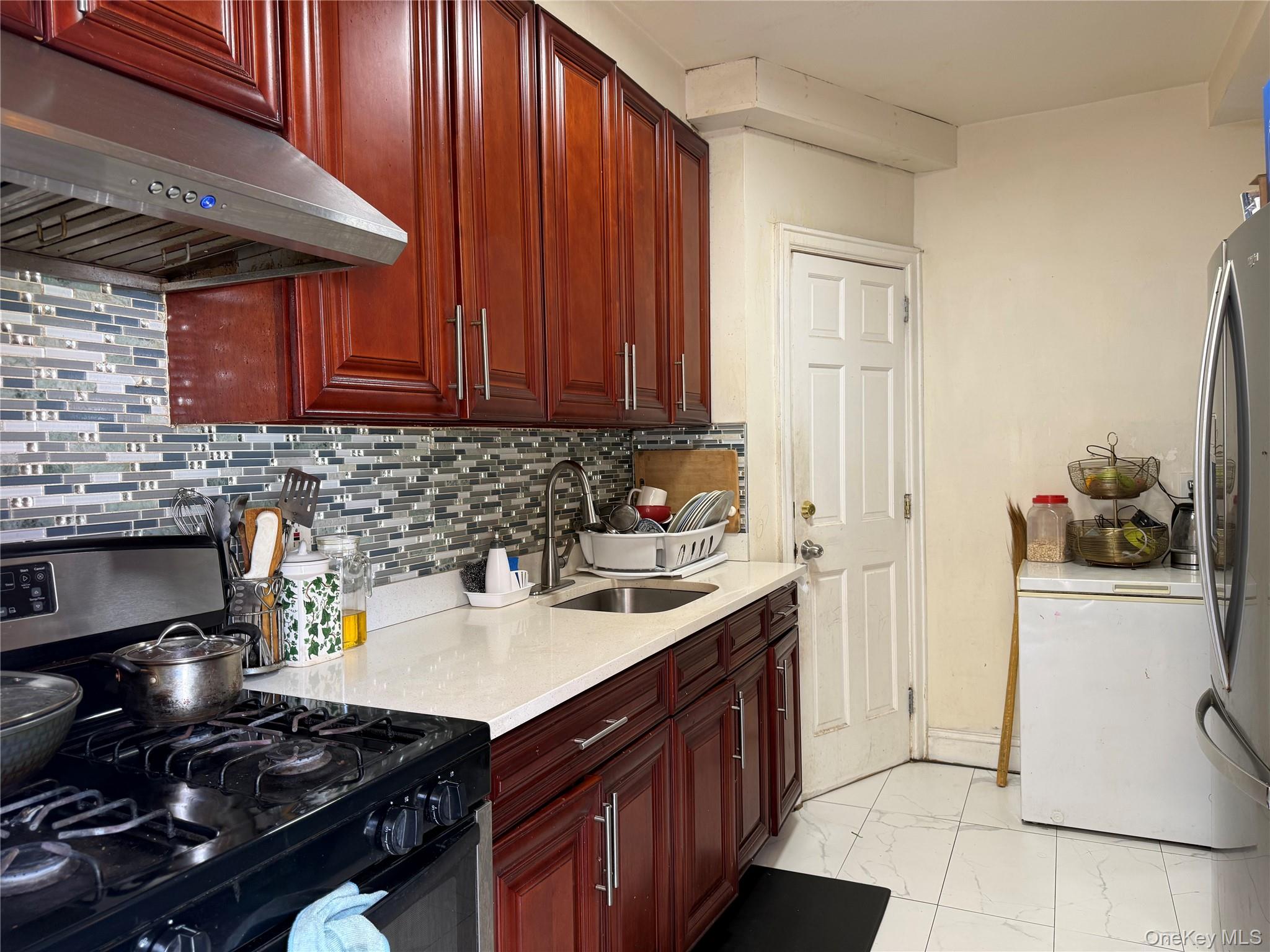 30-29 50th Street Property Photo 4