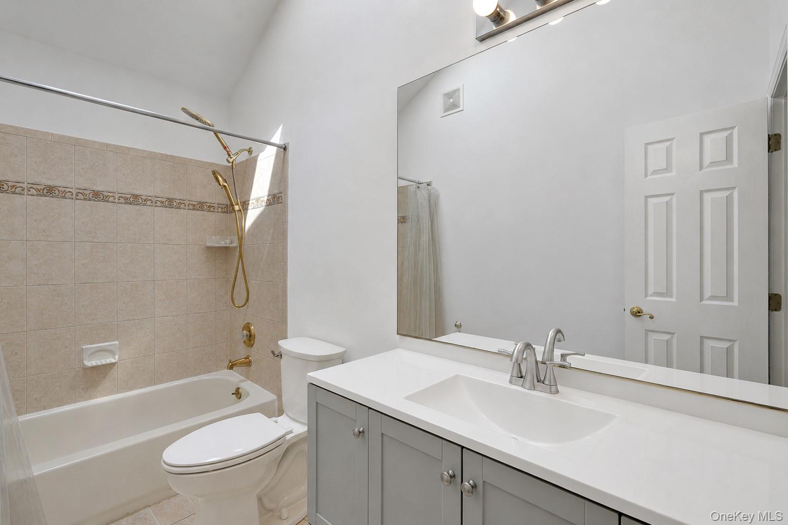 11 Oliver Street Property Photo 17