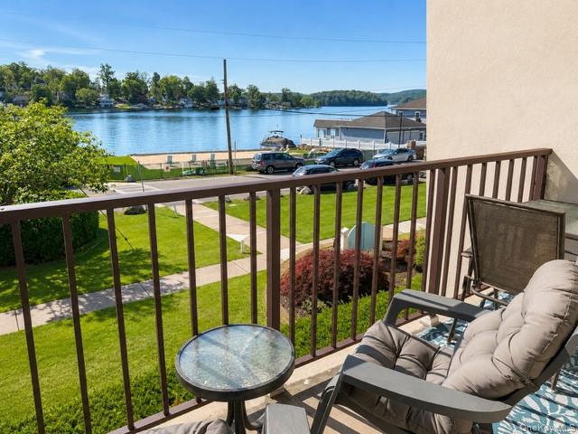 141 E Lake Boulevard H2 Property Photo 2