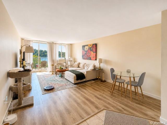 141 E Lake Boulevard H2 Property Photo 4
