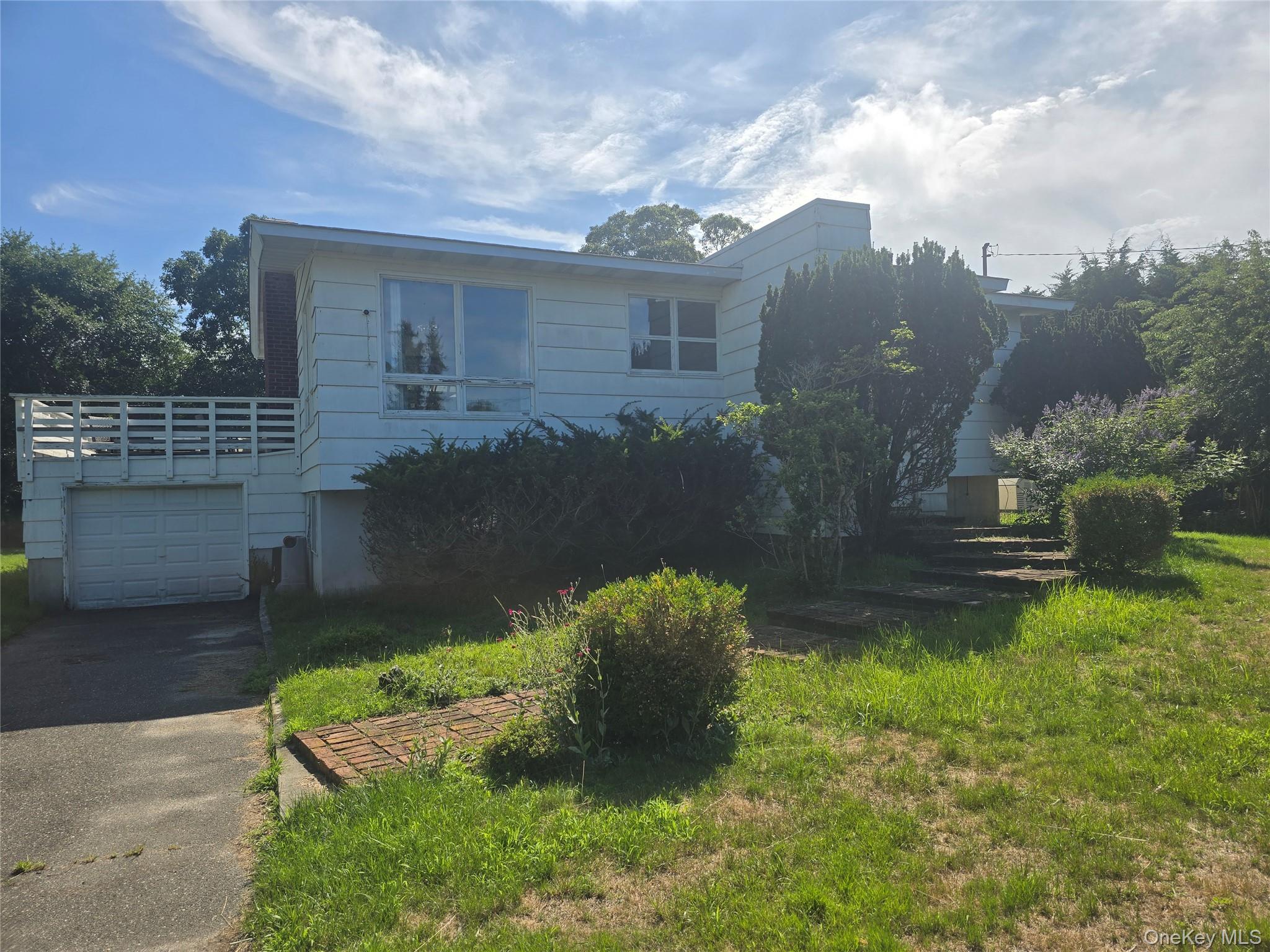 14 Walker Court Property Photo 2