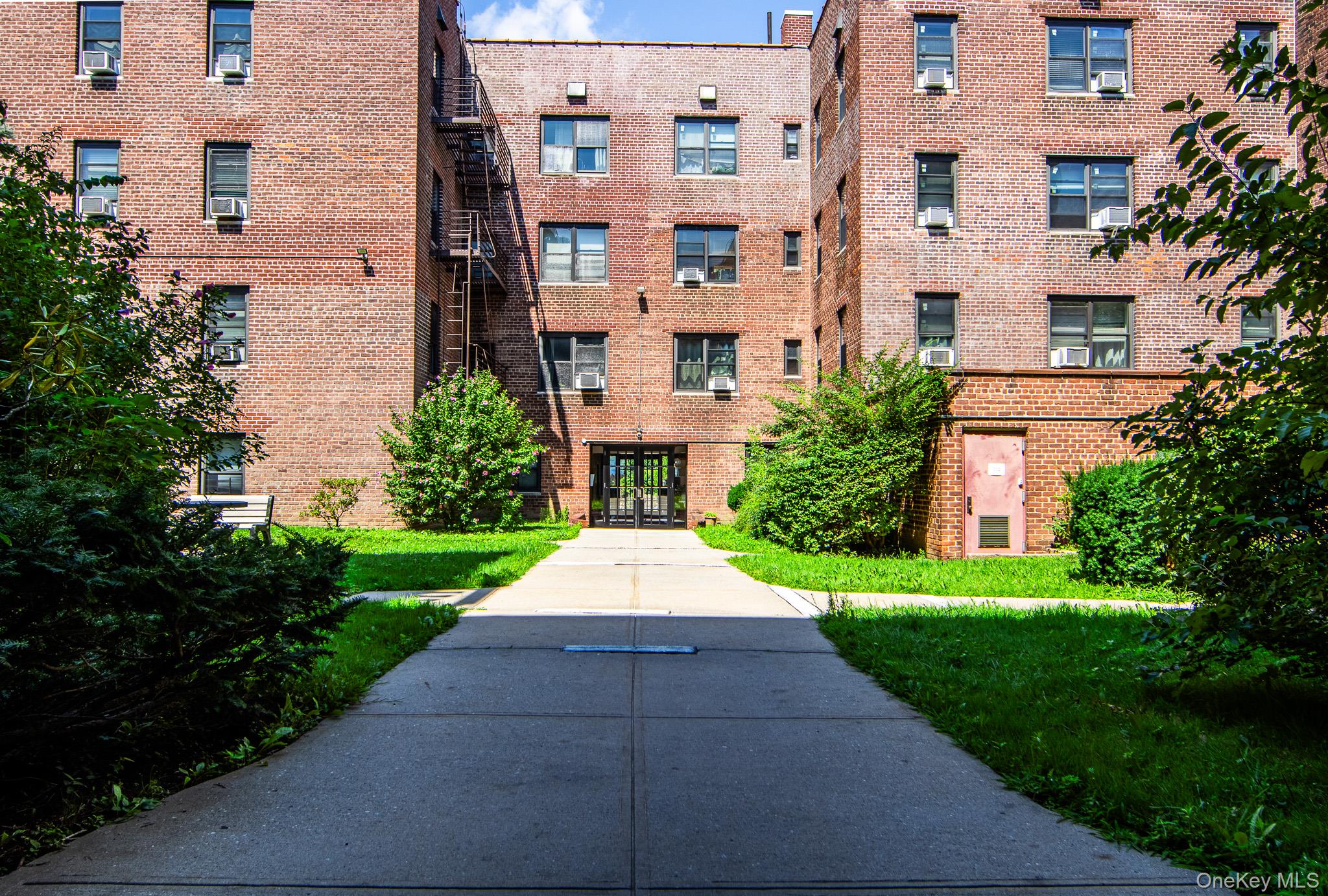 470 N Broadway B23 Property Photo 2
