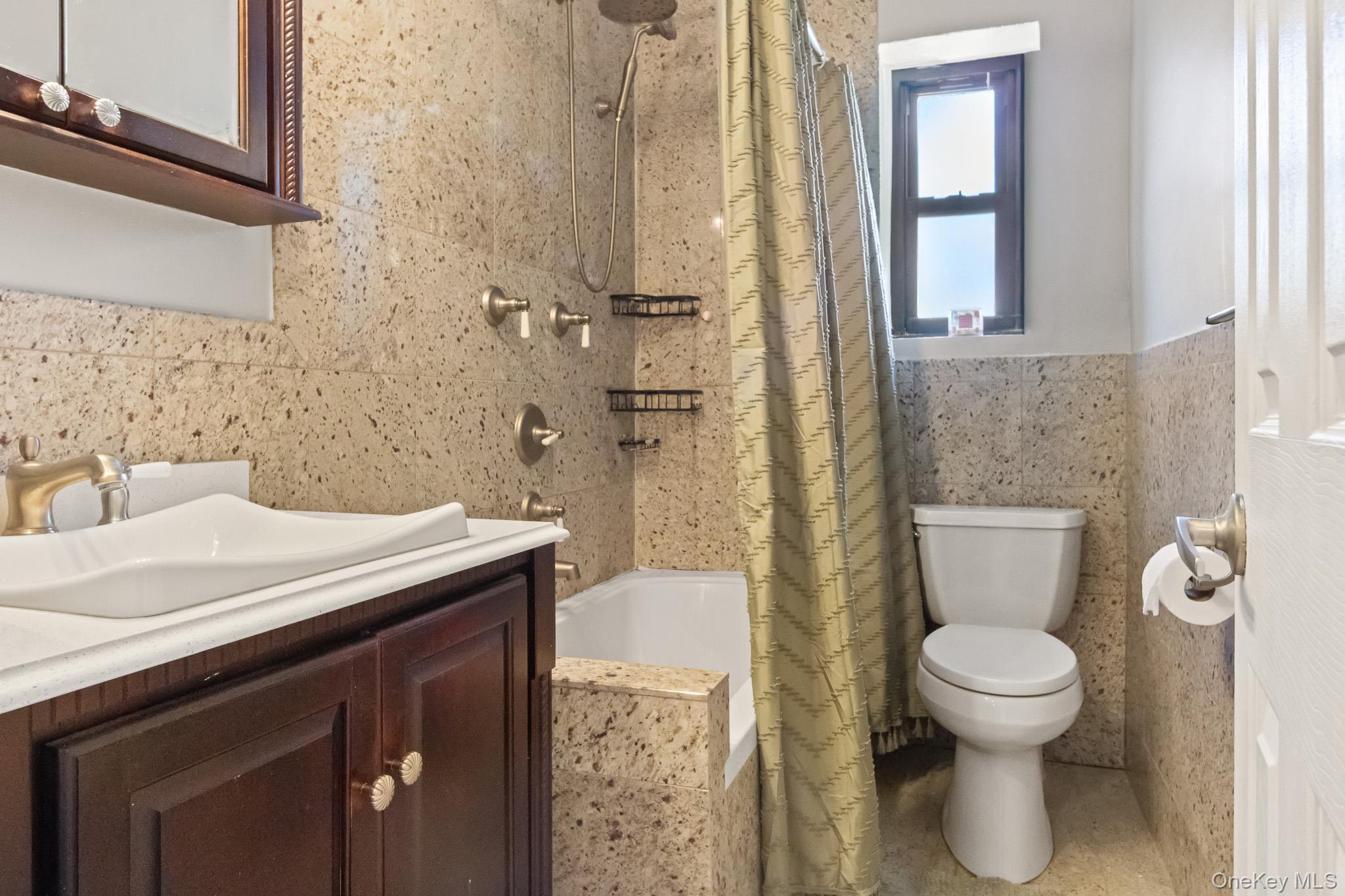 470 N Broadway B23 Property Photo 10
