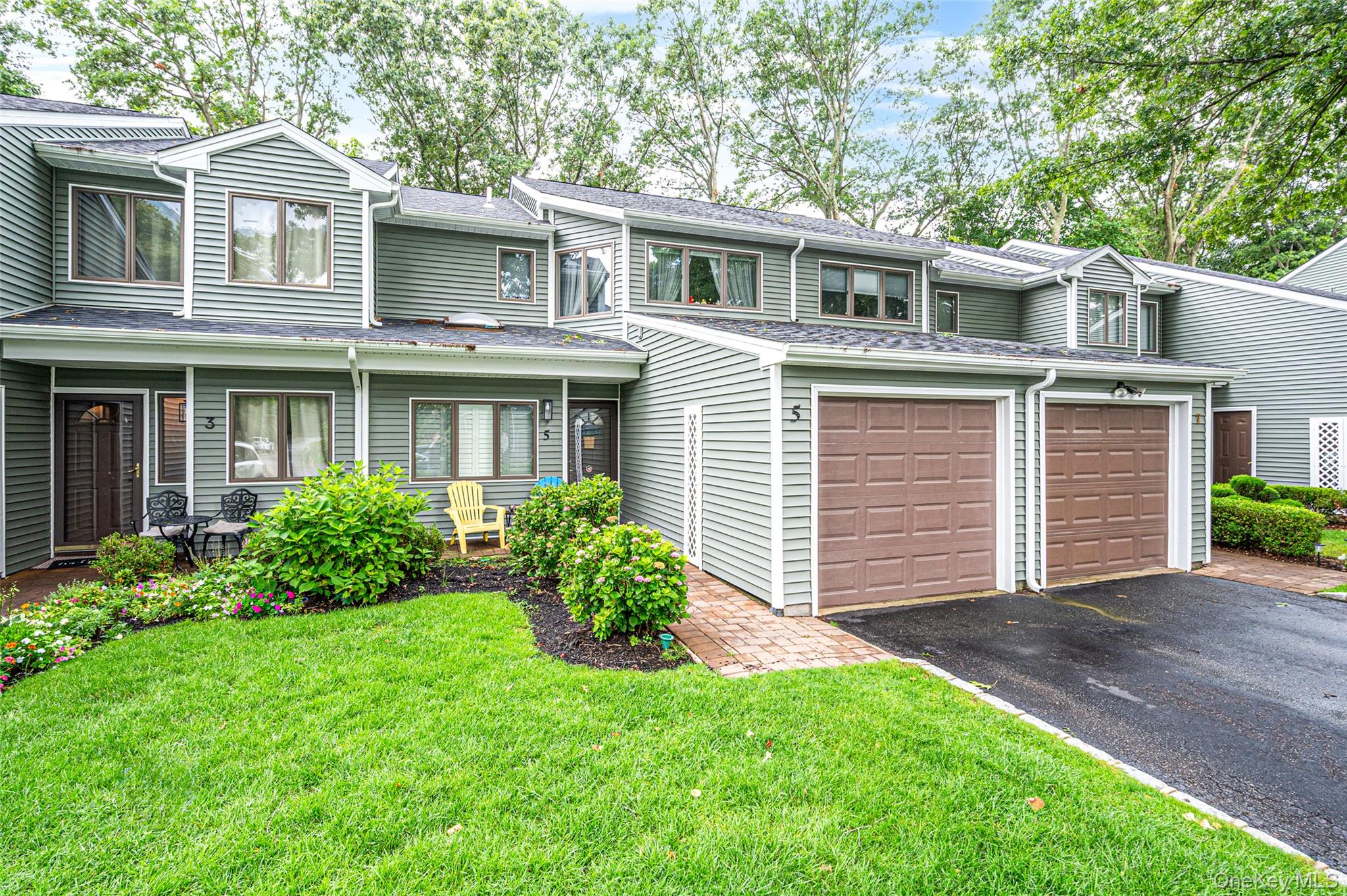 5 Jeremy Circle Property Photo 1