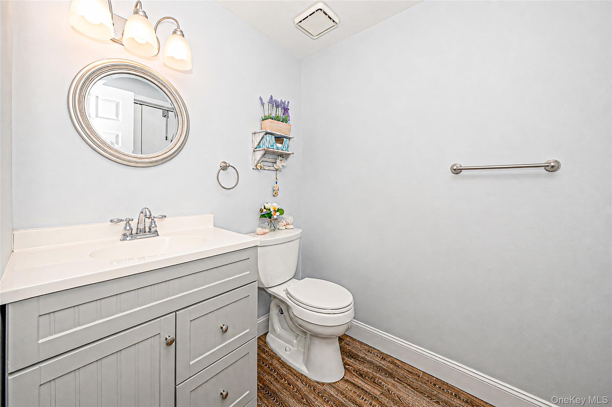 5 Jeremy Circle Property Photo 8
