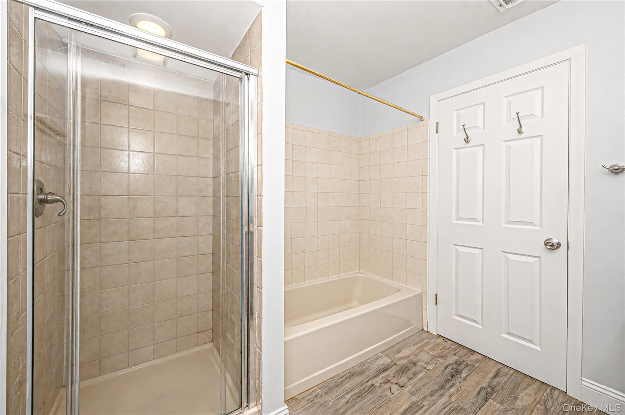 5 Jeremy Circle Property Photo 19