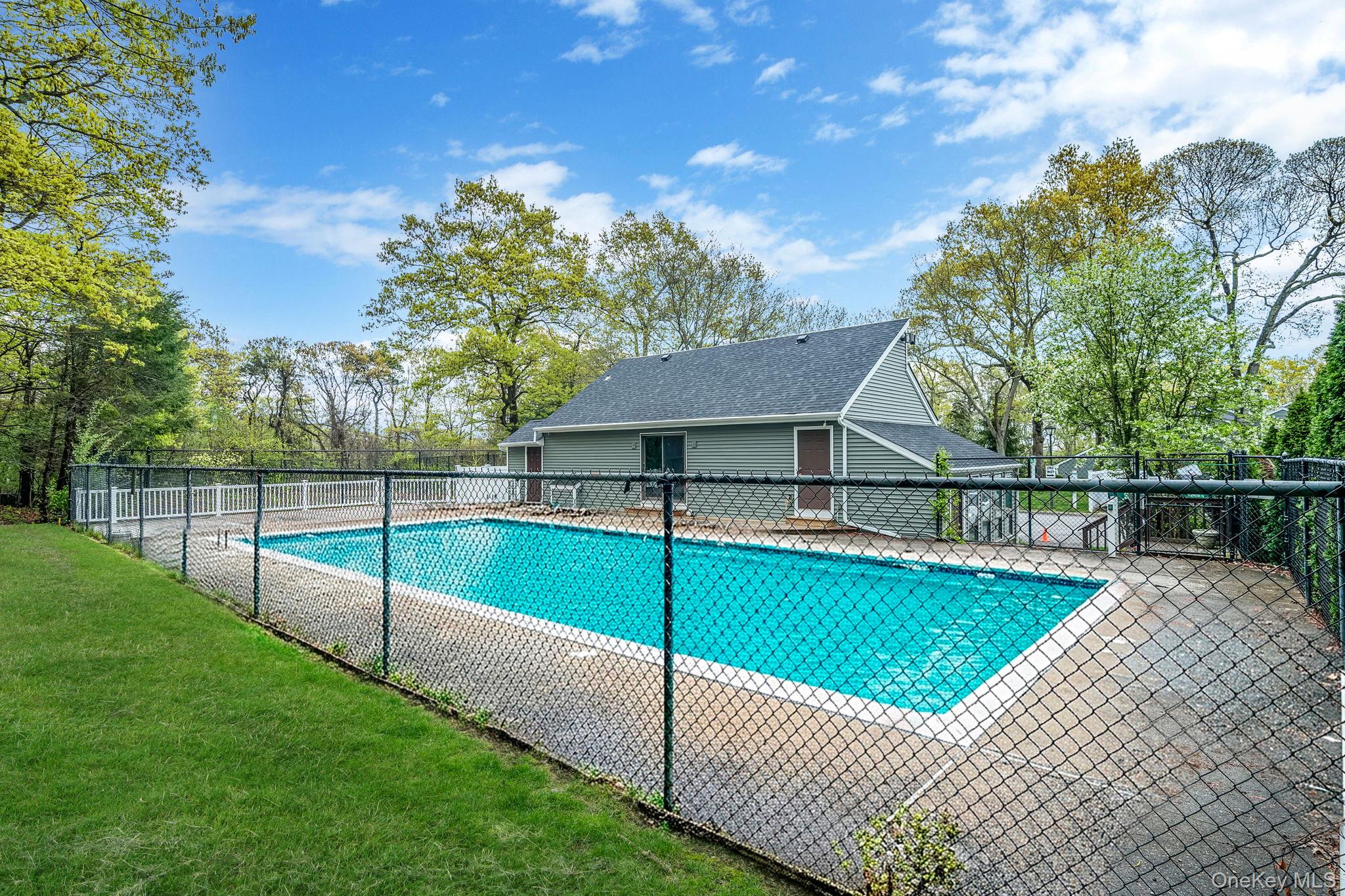 5 Jeremy Circle Property Photo 27