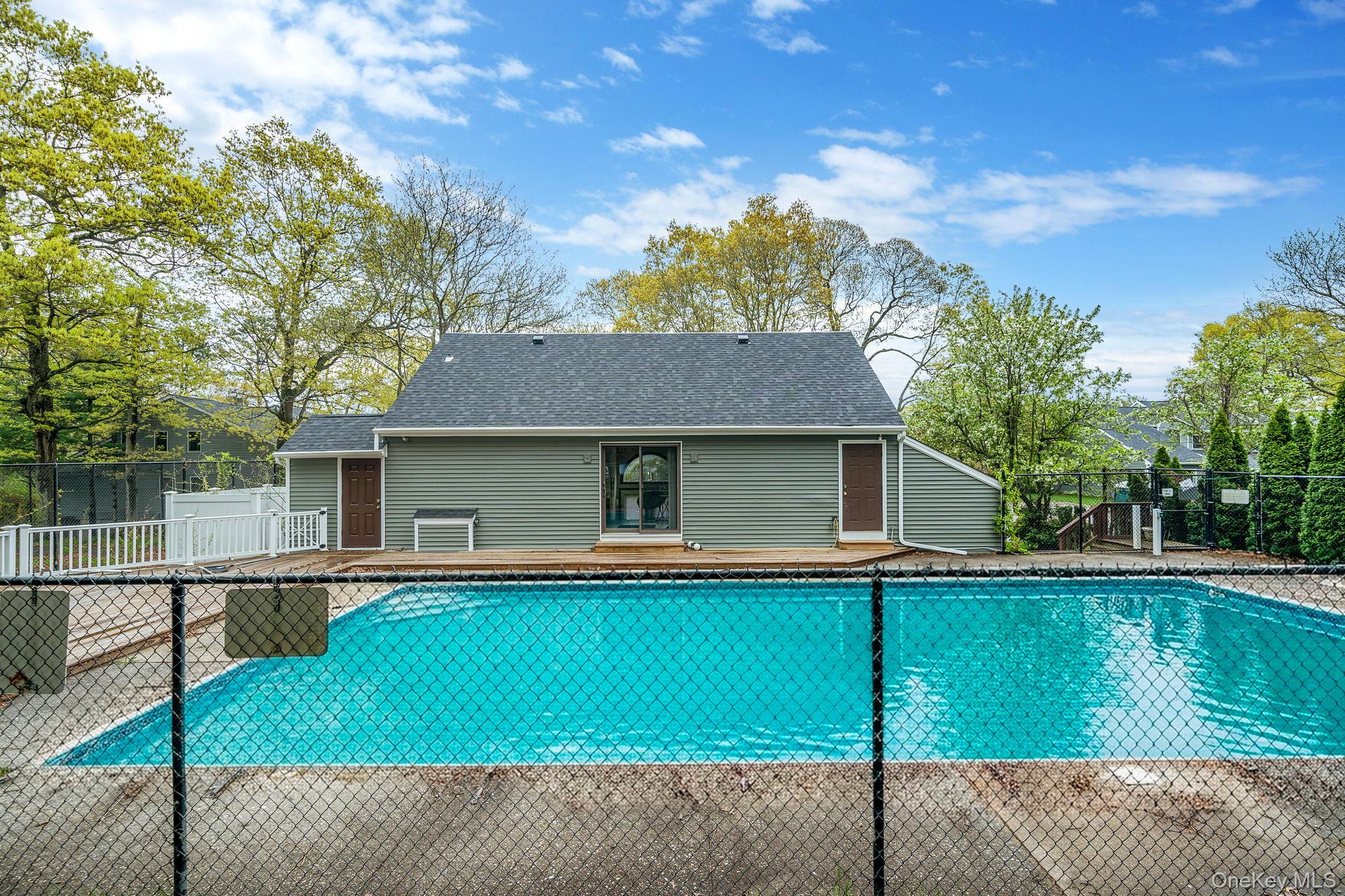 5 Jeremy Circle Property Photo 28