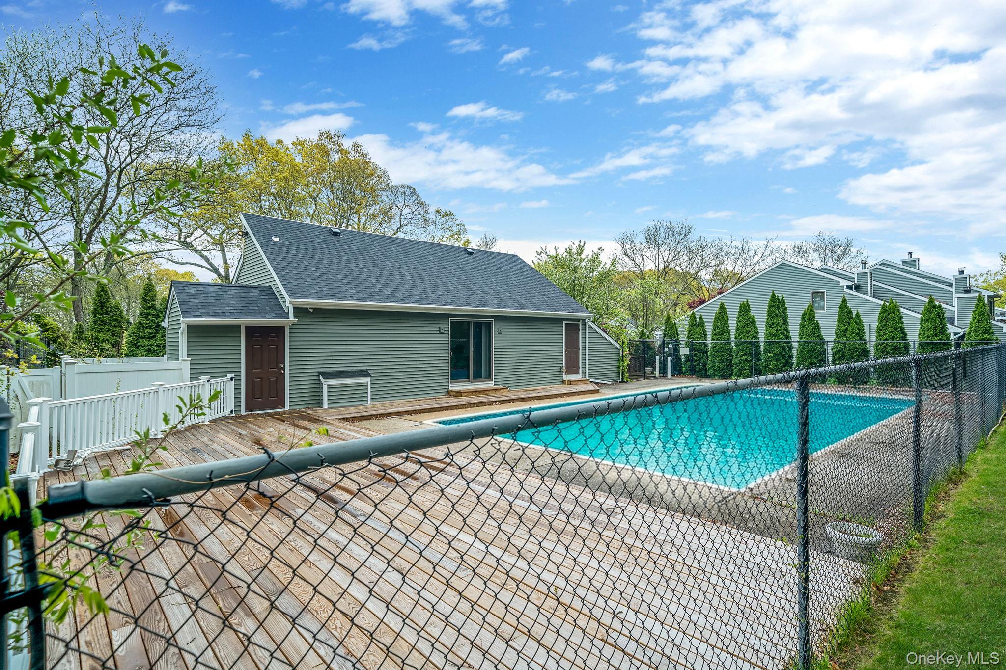 5 Jeremy Circle Property Photo 29
