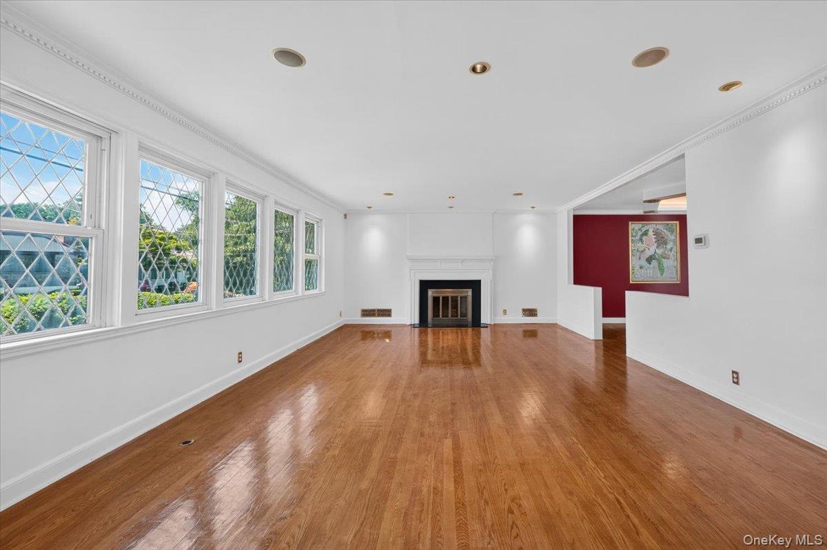 1155 Webster Avenue Property Photo 4