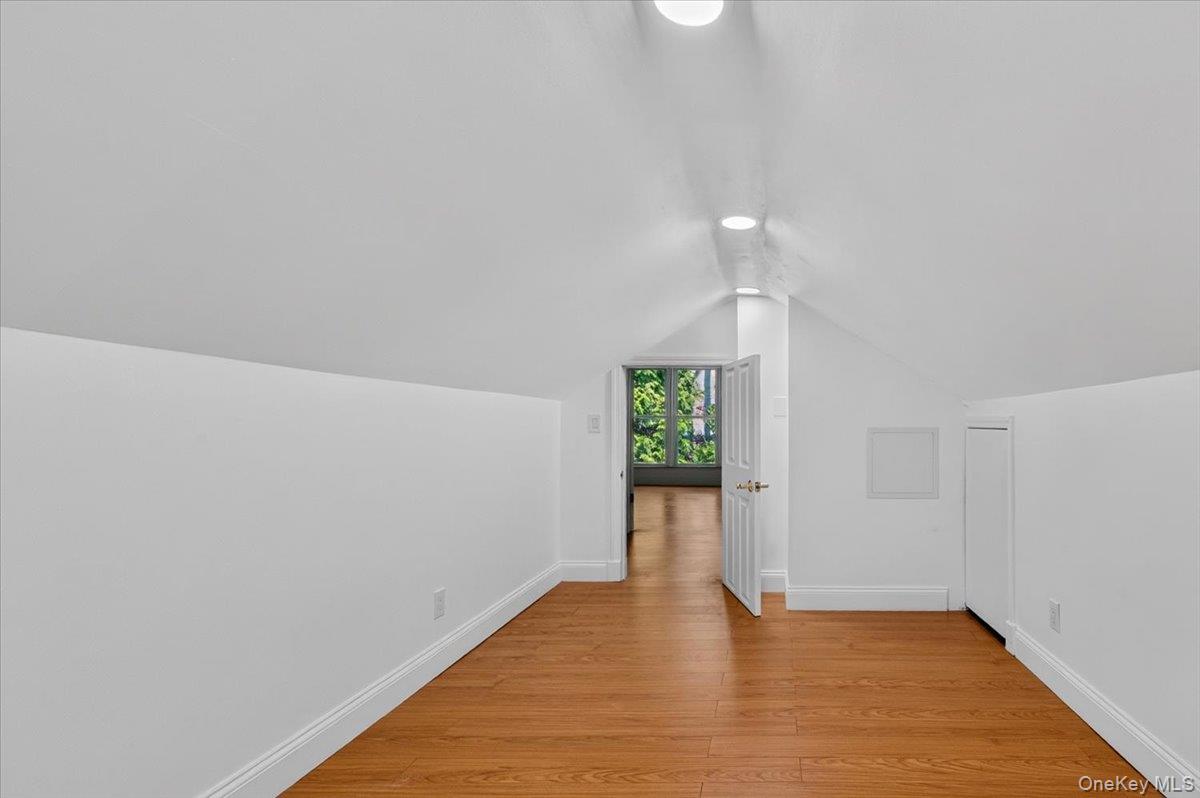 1155 Webster Avenue Property Photo 22