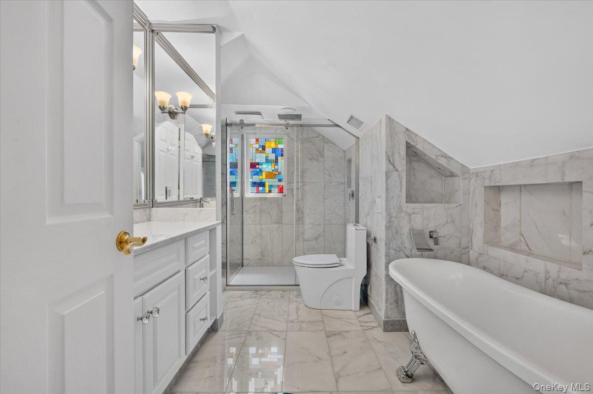 1155 Webster Avenue Property Photo 24
