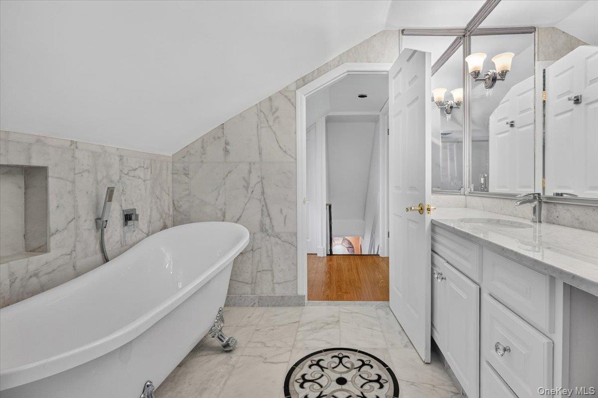 1155 Webster Avenue Property Photo 25