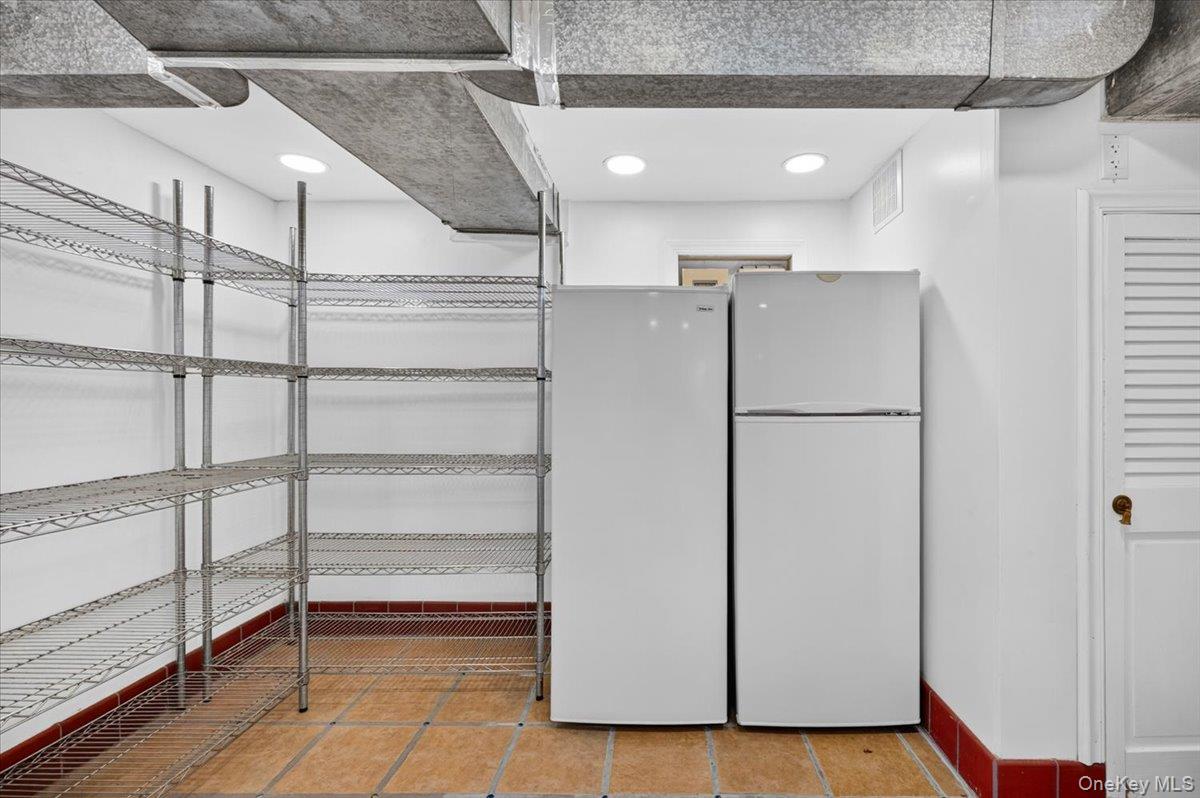 1155 Webster Avenue Property Photo 31