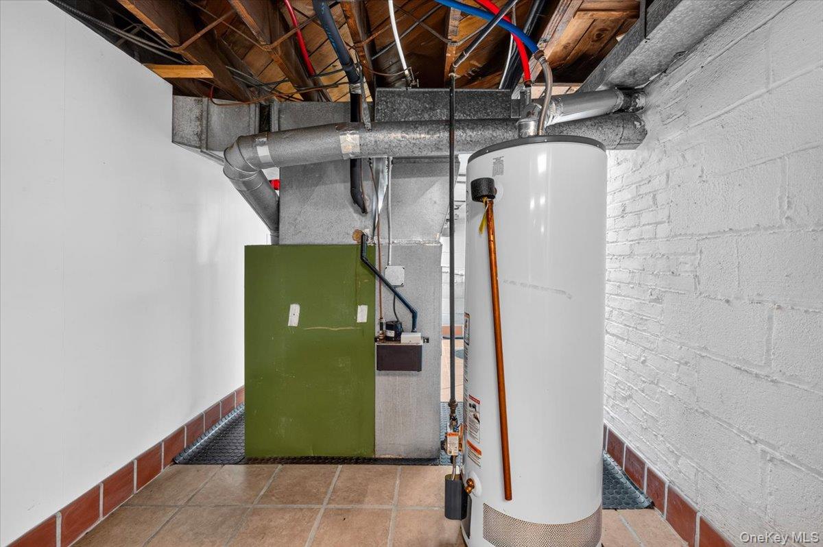 1155 Webster Avenue Property Photo 32