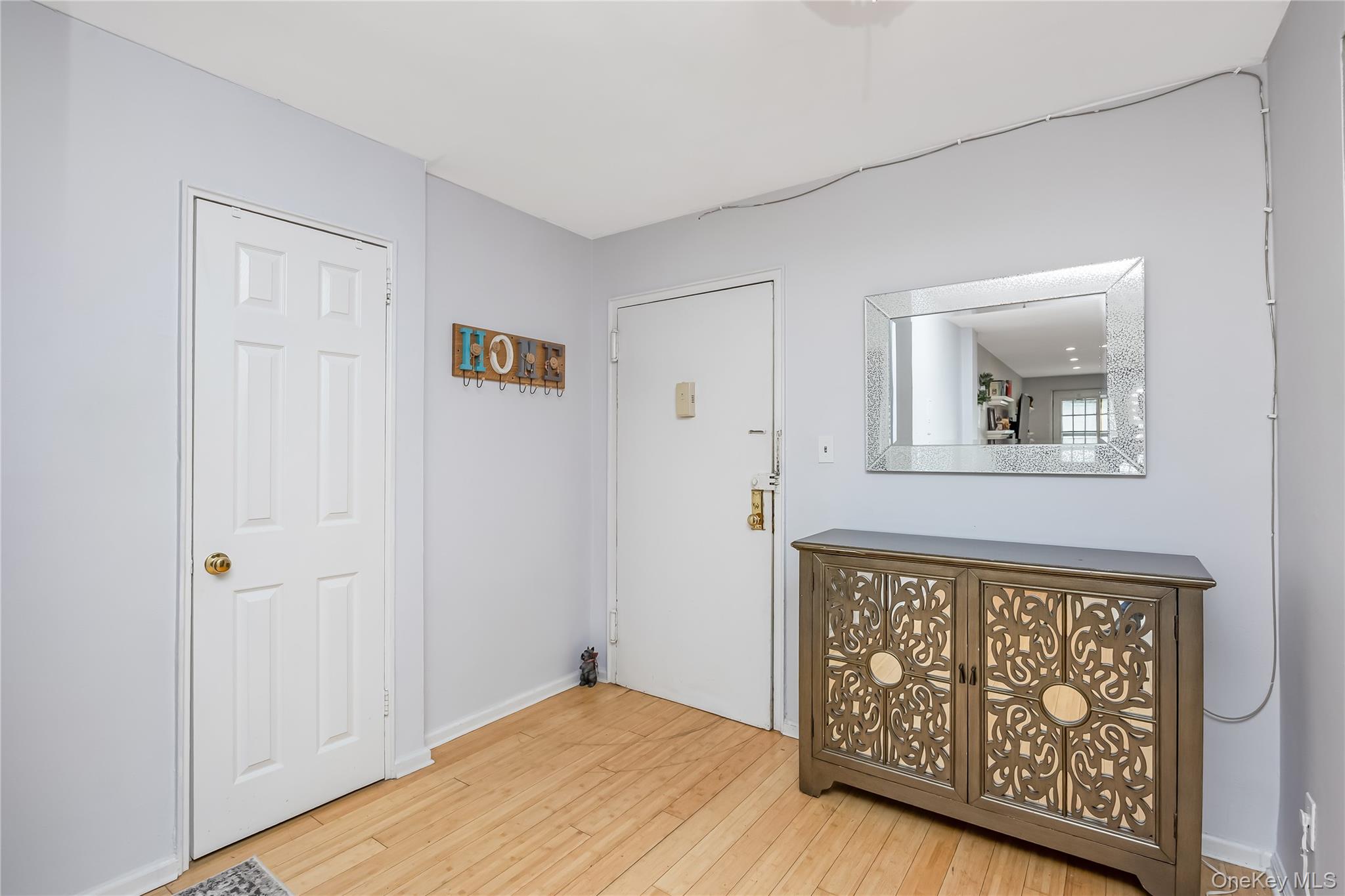 1 E Broadway 5g Property Photo 8