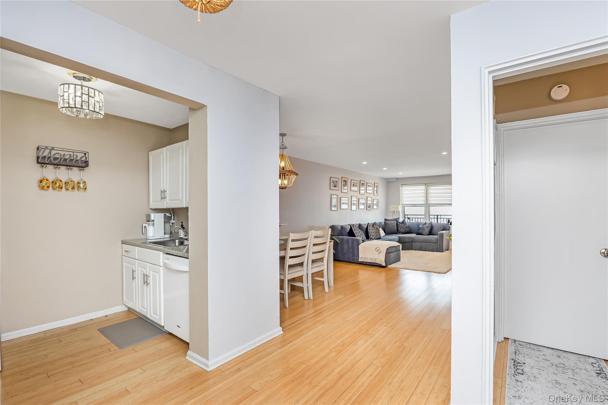 1 E Broadway 5g Property Photo 10