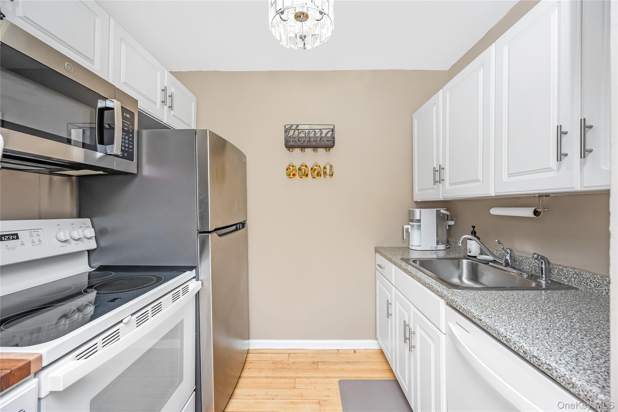 1 E Broadway 5g Property Photo 11