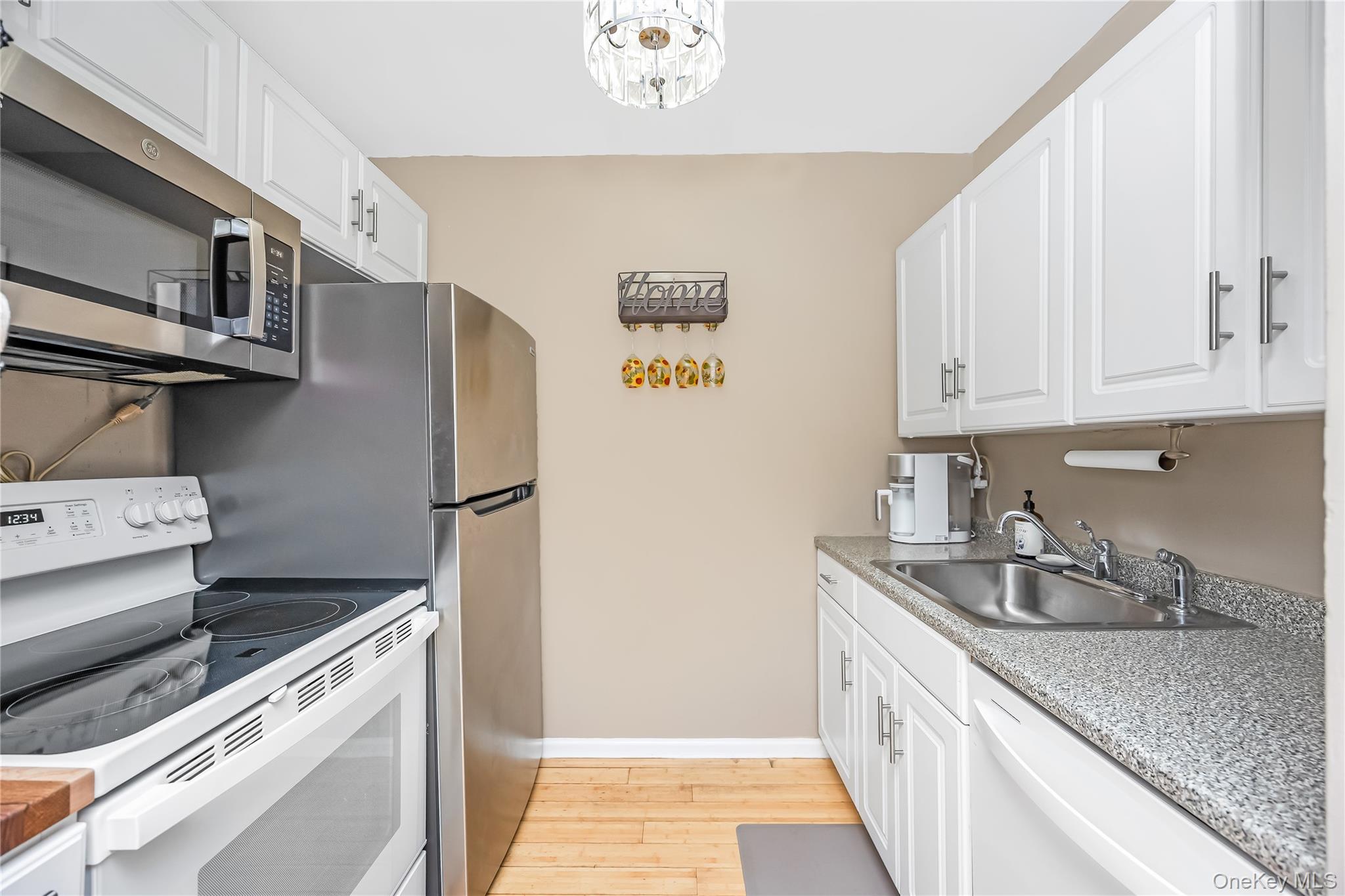 1 E Broadway 5g Property Photo 12