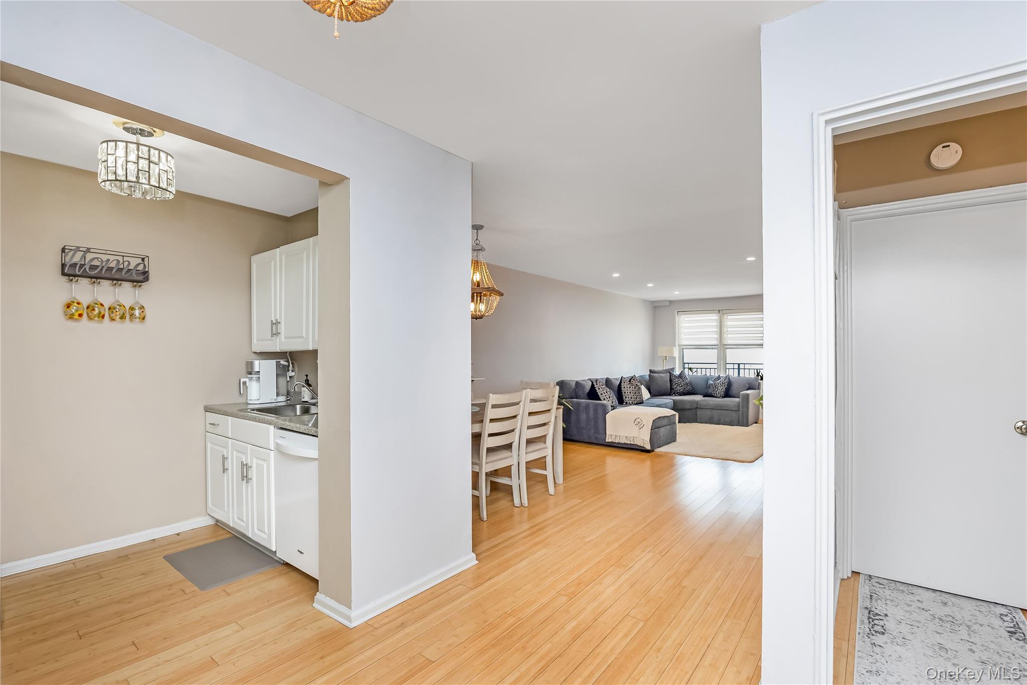 1 E Broadway 5g Property Photo 16