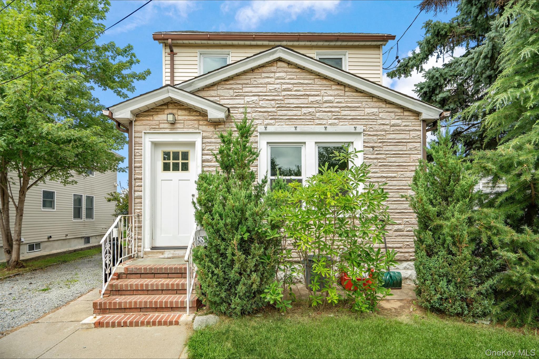 984 Maxwell Street Property Photo 1
