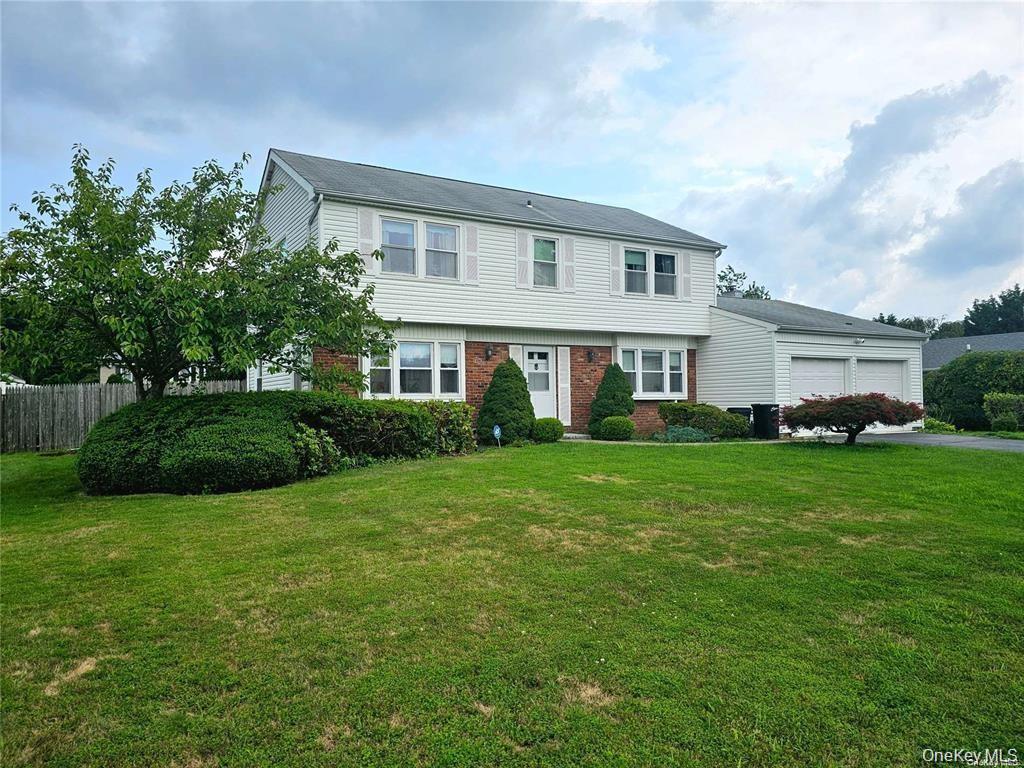 9 Maureen Lane Property Photo 2