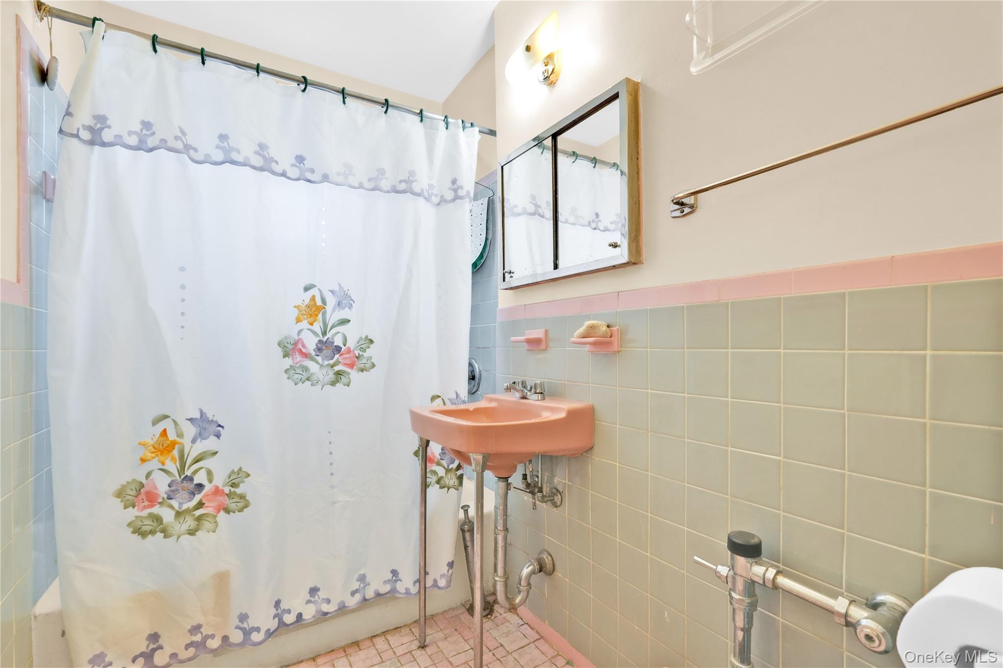 108-05 Astoria Boulevard 6-a Property Photo 10