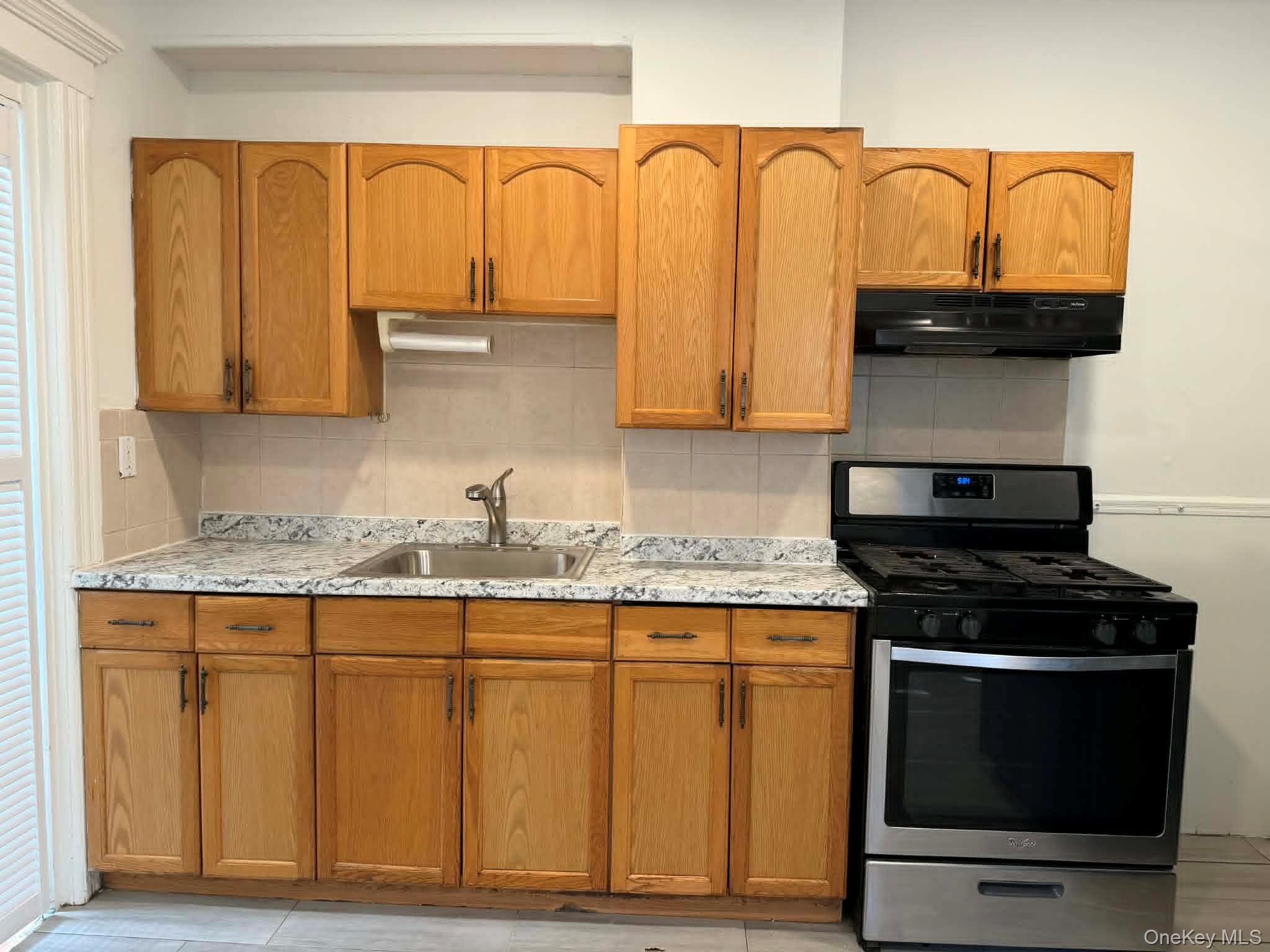 37 Riverside Drive B Property Photo 5