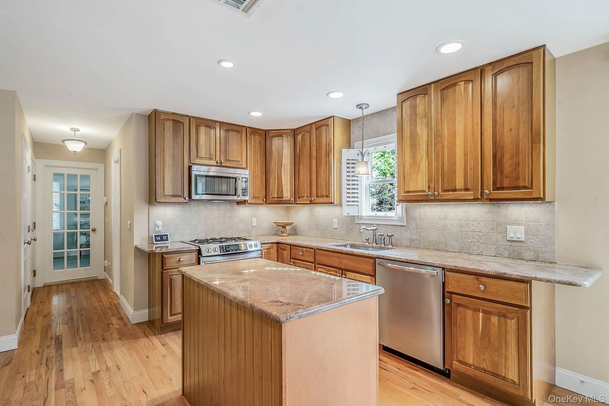 26 River Avenue Property Photo 10