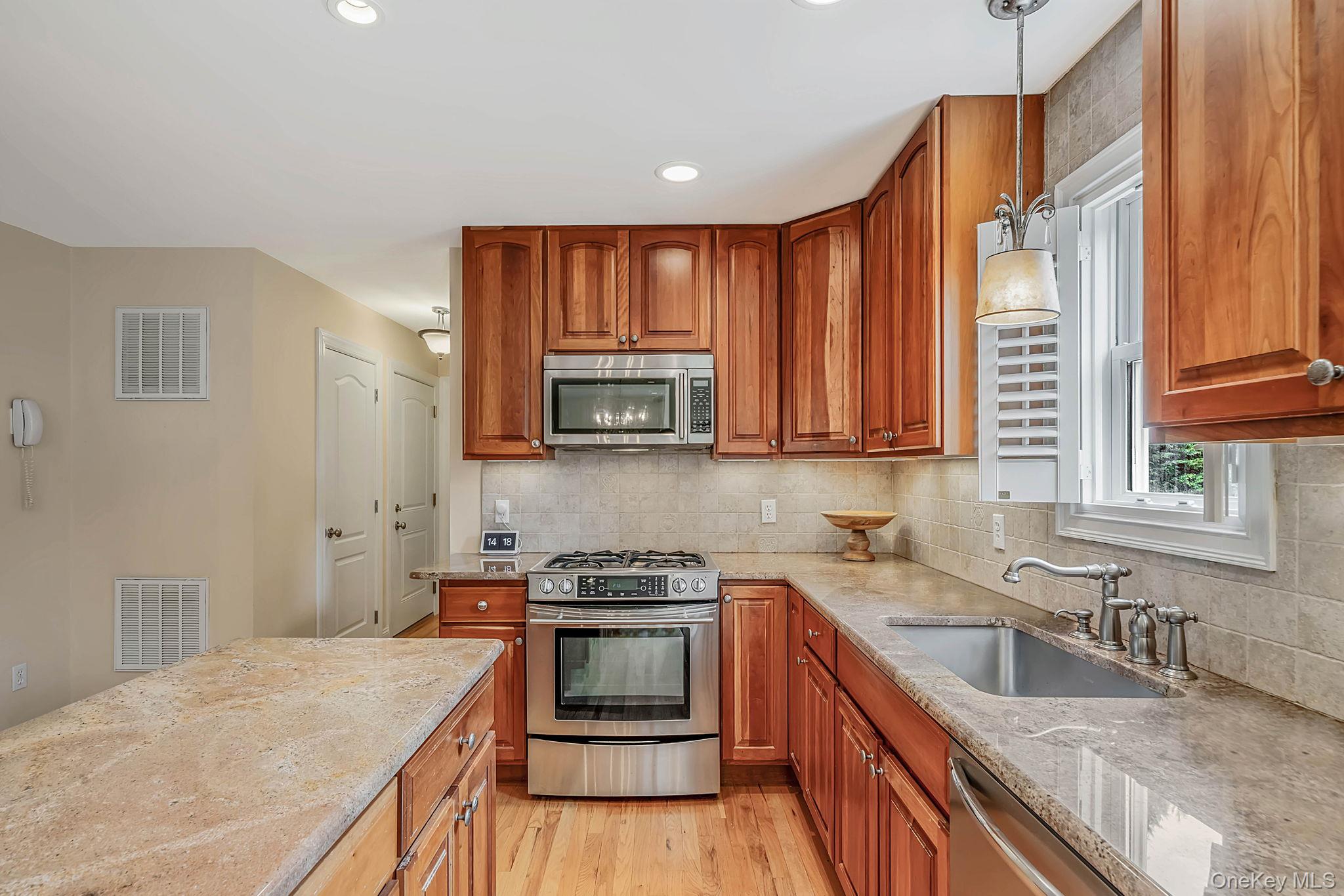 26 River Avenue Property Photo 20