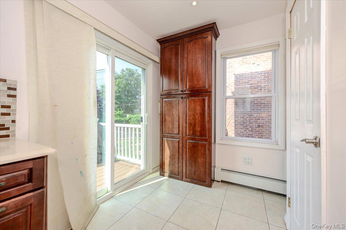 516 W Market Street Property Photo 12